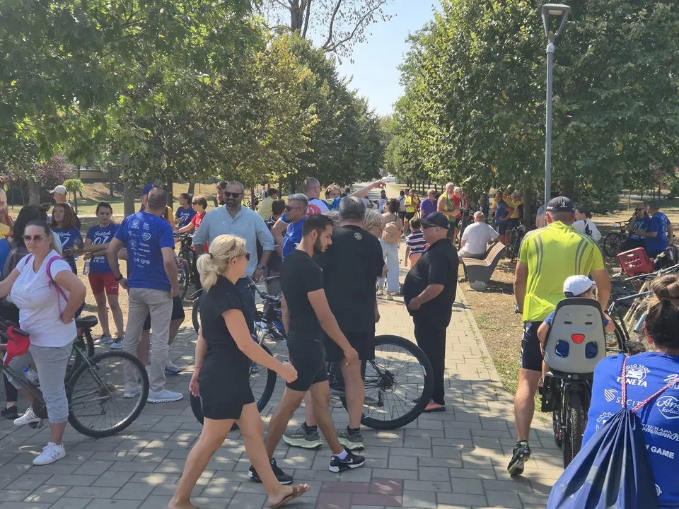 Okupljanje učesnika Biciklijade u parku Barutana u Pančevu